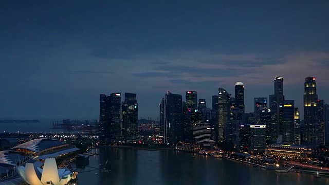 黄昏时新加坡的空中摇摄视频下载