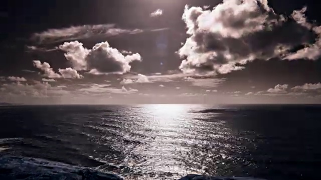 云在俄勒冈海岸的太平洋上空视频素材
