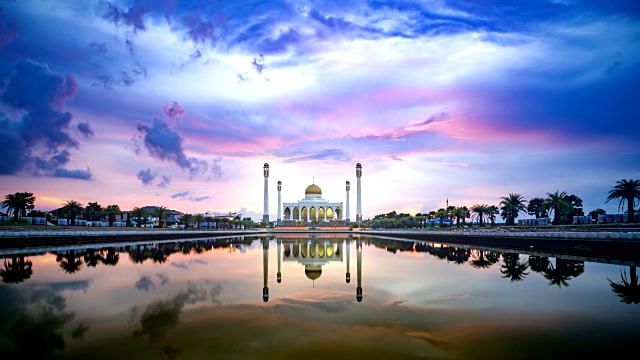 泰国松卡清真寺中央美丽的天空视频下载