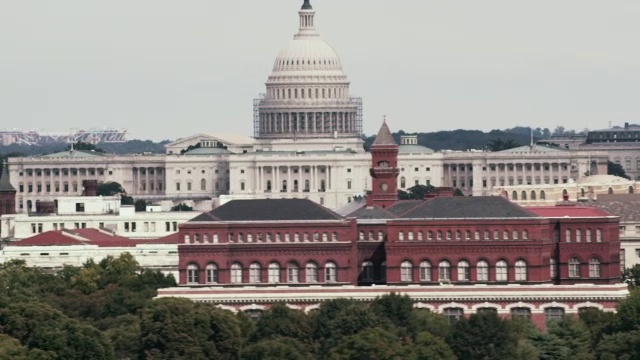 空中拍摄美国国会大厦，日落，华盛顿特区视频下载