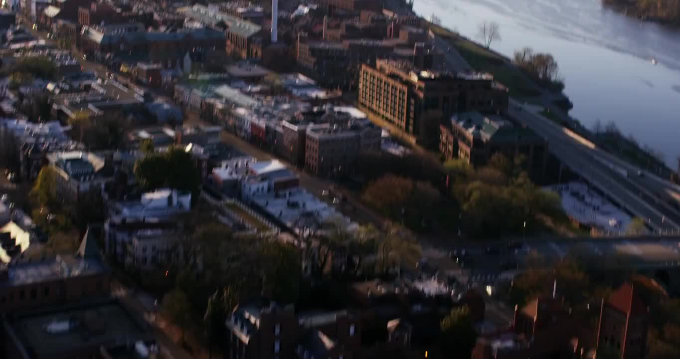 空中飞过波托马克河华盛顿特区早晨的太阳视频素材