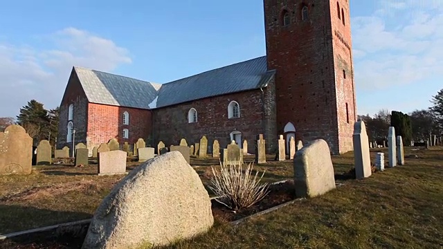 教堂和墓地视频下载