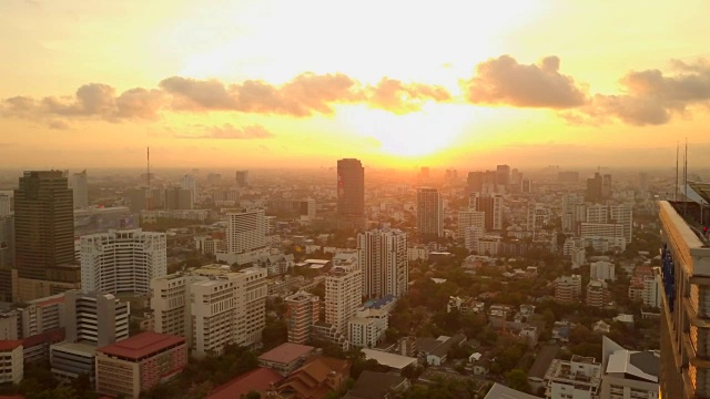 日出时曼谷的空中视频下载