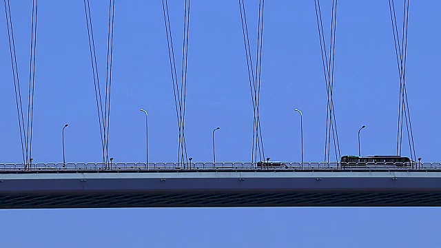 在卢浦大桥上行驶的汽车视频下载