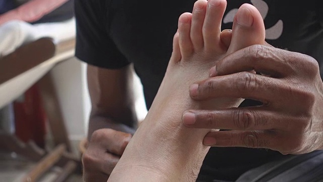泰国的足部按摩。视频下载