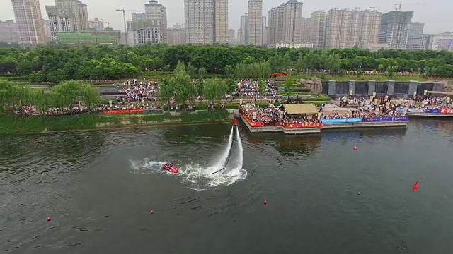 航拍中国陕西西安端午节期间的飞行表演视频下载