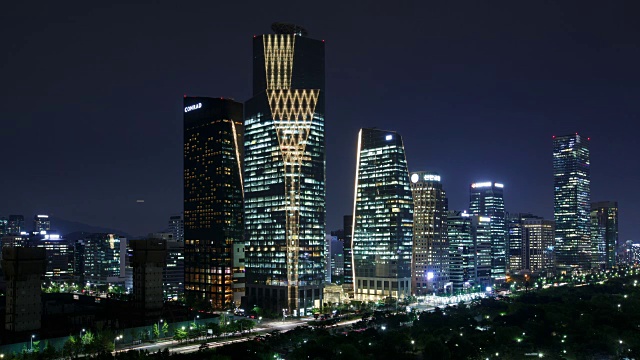 Yeouido金融区国际金融中心及交通中心夜景视频素材