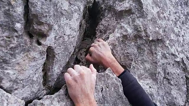 攀岩者特写视频素材