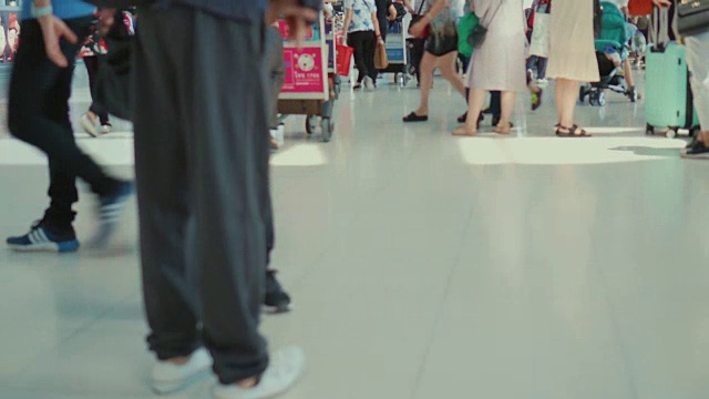 机场里的行人(实时)视频素材