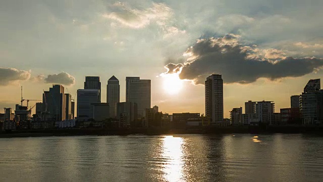 伦敦:伦敦金丝雀码头天际线的时光流逝视频素材