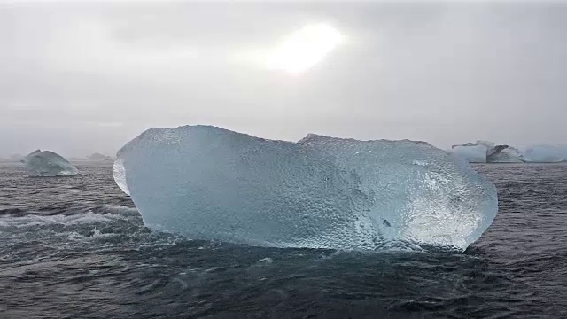 冰山钻石海滩Jokulsarlon礁湖冰岛视频下载