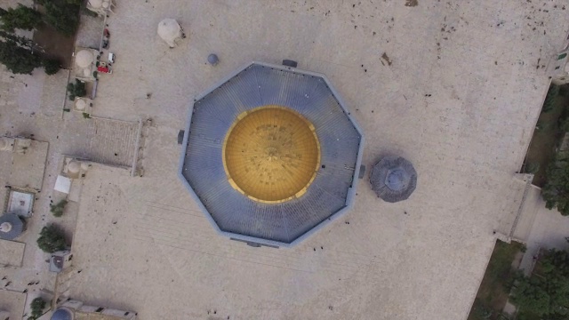圣殿山、岩石圆顶和阿克萨清真寺的垂直鸟瞰图视频下载