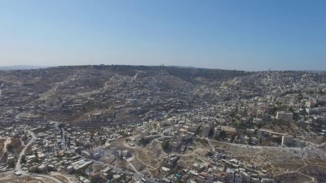 东耶路撒冷-西岸阿拉伯人定居点的鸟瞰图-埃扎里亚，贾哈林，阿布迪斯，阿尔谢赫，瓦迪卡达姆，阿尔图尔视频下载