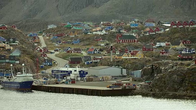 Sisimiut格陵兰岛的海岸景观视频下载