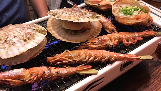 美味的海鲜烧烤，东京，日本视频素材
