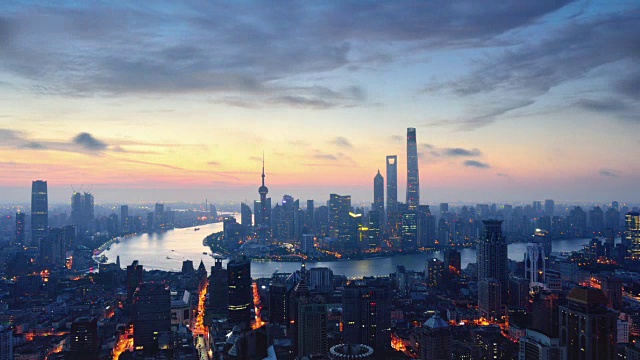 上海鸟瞰图，从黎明到白昼时间流逝视频下载