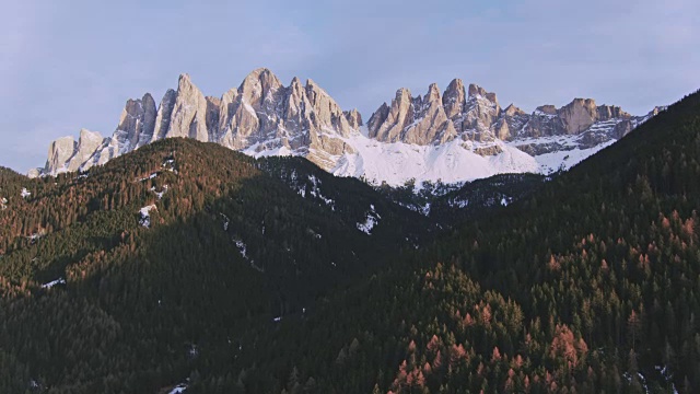 无人机的山谷与山峰，白云石，意大利视频素材