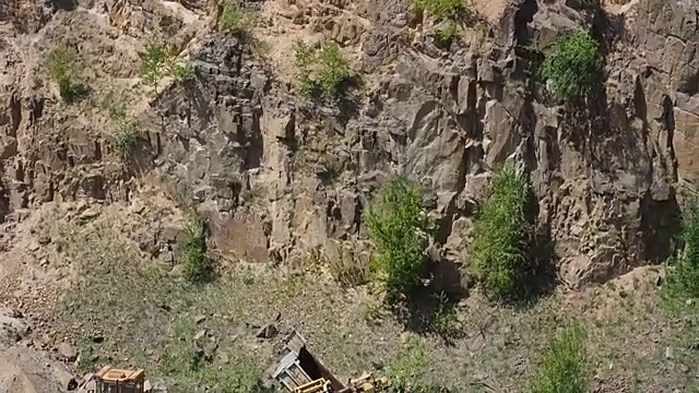 采石场的石墙视频素材