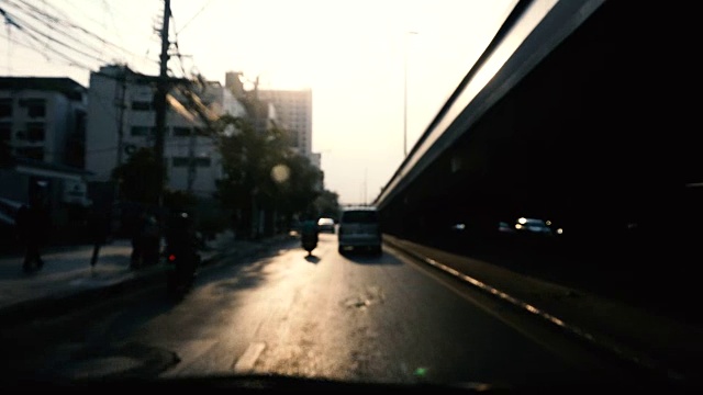 4K WS:泰国曼谷市中心日落时分的交通状况视频下载