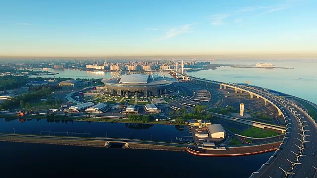 克列斯托夫斯基体育场，又称泽尼特竞技场，是位于俄罗斯圣彼得堡克列斯托夫斯基岛西部的一座足球场视频素材