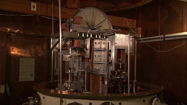 瓦特平衡机，近距离，位于美国盖瑟斯堡国家标准与技术研究所视频素材