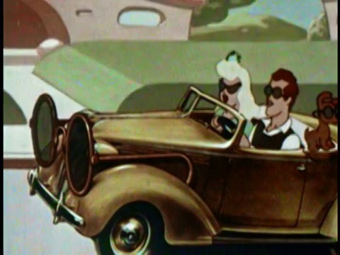 1948年动画从一对夫妇和一只狗带着太阳镜在敞篷车里缩小到太阳镜在汽车/音响前视频素材