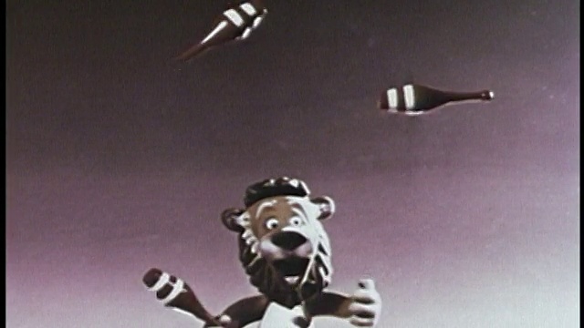 1947年动画狮子杂耍瓶子在空气/音频视频素材
