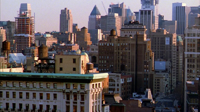 曼哈顿市中心/纽约市的宽镜头屋顶视频素材