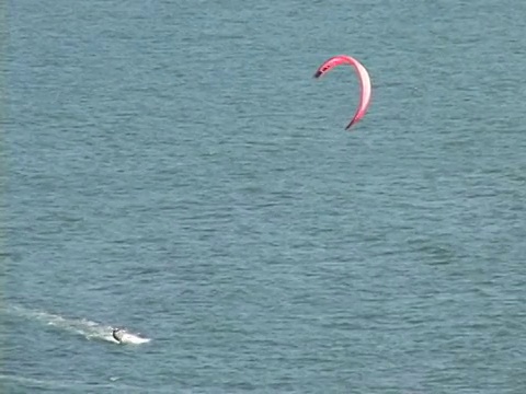 WS, HA，巴西，里约热内卢，海上风筝冲浪者视频素材