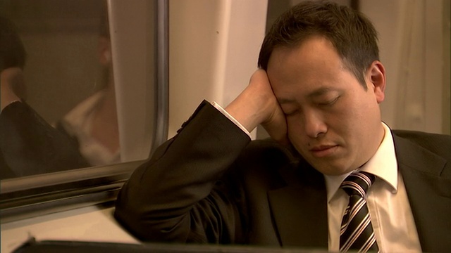 CU，昏昏欲睡的火车商人，悉尼，澳大利亚视频素材