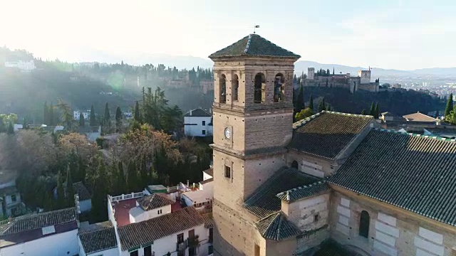 格拉纳达区和阿尔罕布拉宫(联合国教科文组织世界遗产)Albaicín鸟瞰图视频素材