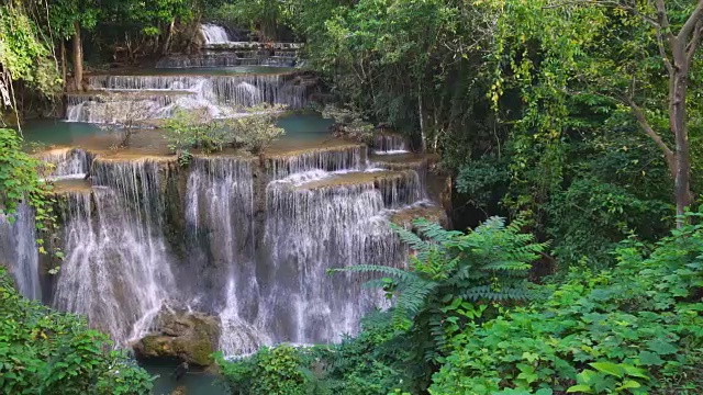 泰国的瀑布死水，Huay或淮美卡明视频素材
