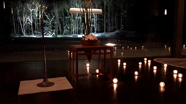 美丽的蜡烛在婚礼上视频下载