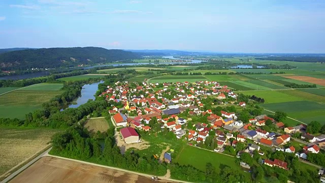巴伐利亚多瑙河流域的萨奇村视频下载