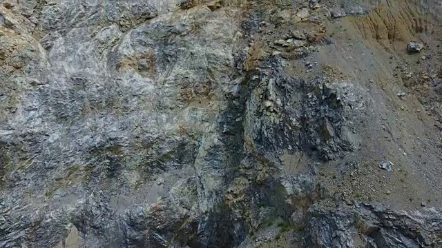 岩石山视频下载