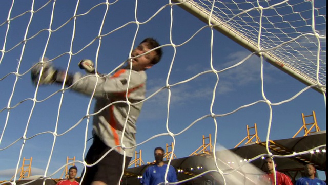 英格兰谢菲尔德的一场足球比赛视频素材