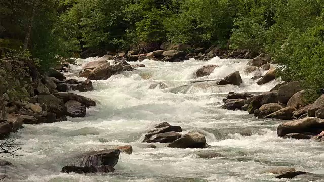 克里姆里瀑布的山河视频素材