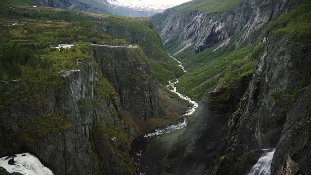 沃林弗森瀑布在挪威的山区视频素材