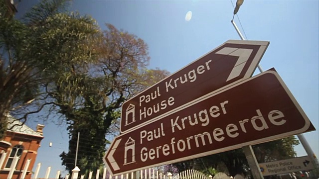 L/A Panning拍摄保罗克鲁格房子标志/比勒陀利亚/南非视频下载