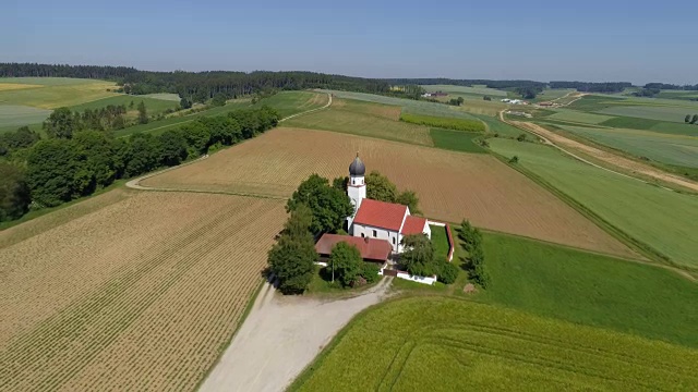 下巴伐利亚州埃森巴赫附近的圣沃尔夫冈朝圣教堂视频下载