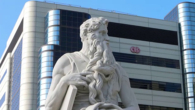 摩西纪念碑在加利福尼亚州洛杉矶雪松西奈医疗中心，4K视频素材