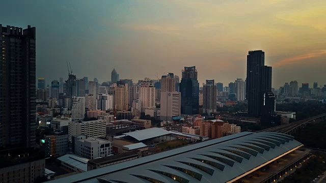曼谷晚上的鸟瞰图视频下载