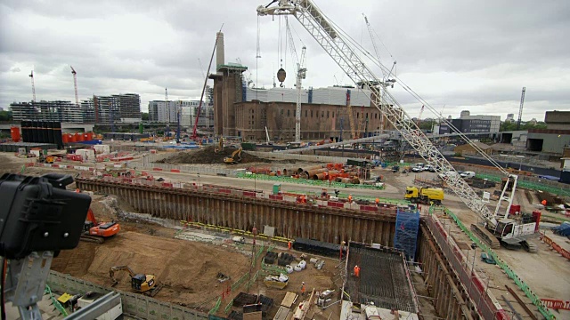 英国伦敦，建筑工地的WS起重机/巴特西视频素材