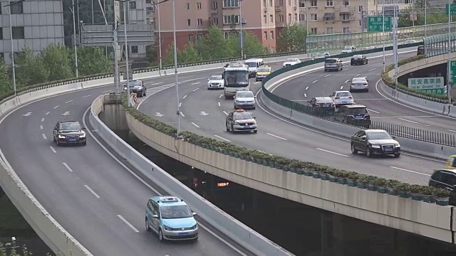 白天以上海高速公路运输视频下载