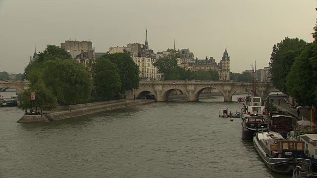 巴黎的城市岛视频素材