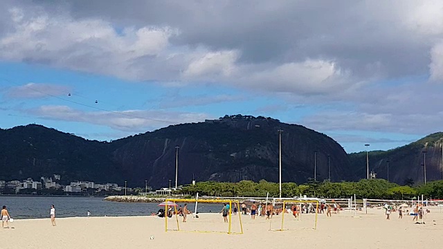 弗拉门戈海滩和甜面包在里约热内卢de Janeiro视频素材