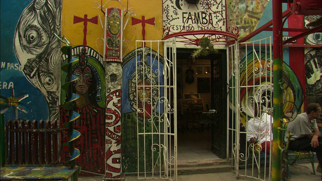 MS, TD，门开的房子正面壁画，古巴视频下载