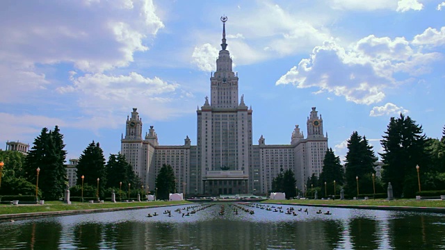 莫斯科国立大学以罗蒙诺索夫命名。视频下载