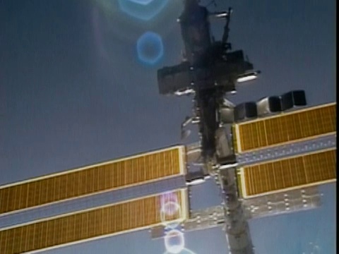 高角度中镜头的国际空间站视频下载