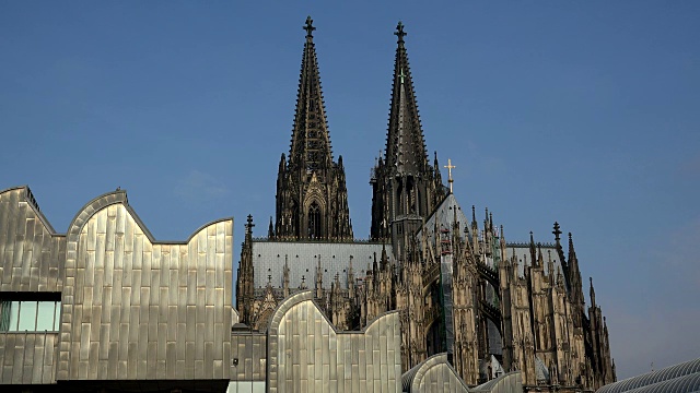 德国北莱茵威斯特伐利亚科隆爱乐乐团和科隆大教堂视频素材